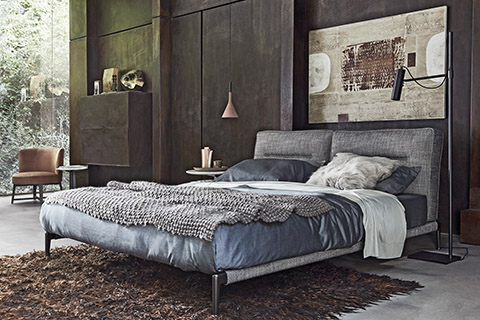 bedroom featuring flexform bed