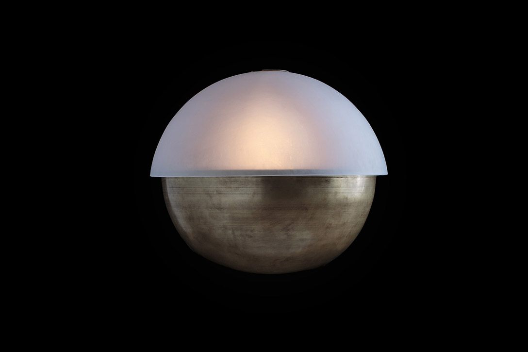 apparatus axon table lamp in tarnished silver