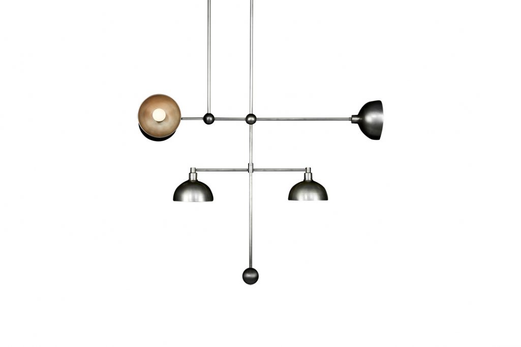 apparatus trapeze 5 mobile pendant light light on a white background