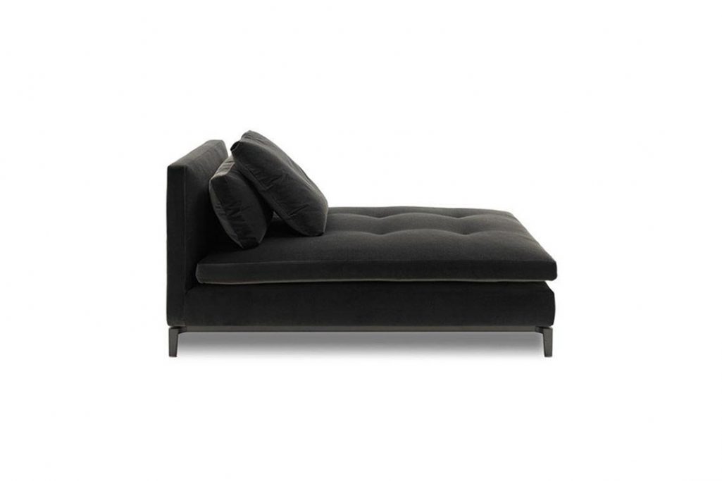 minotti andersen chaise on a white background