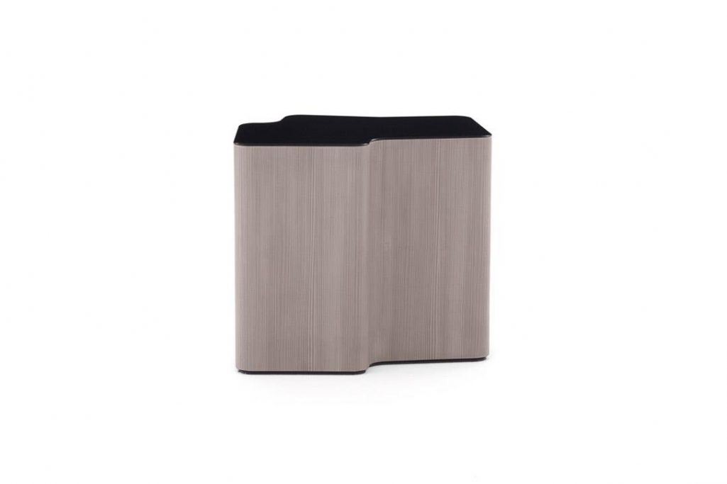 minotti lou side table on a white background