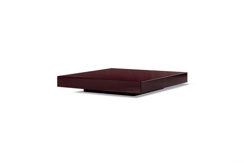 minotti ritter coffee table on a white background