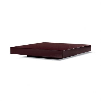 minotti ritter coffee table on a white background