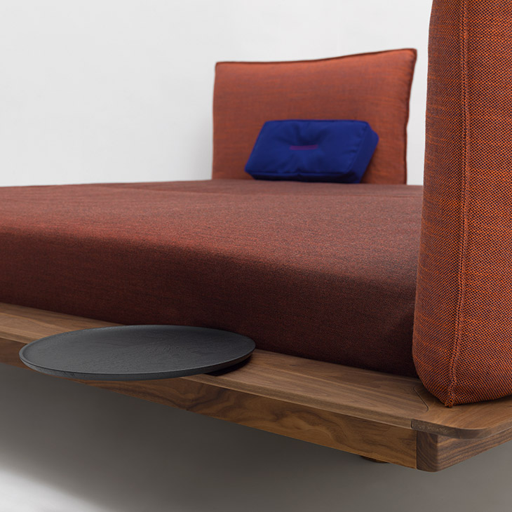 zeitraum yoma bed with yoma plate