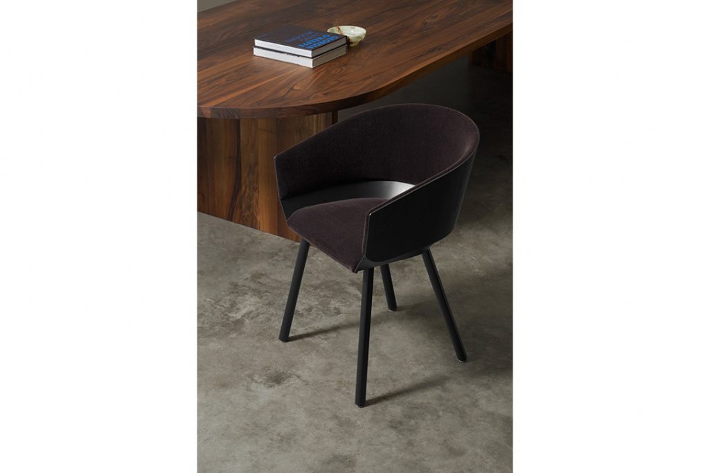 e15 houdini dining chair with armrest in situ