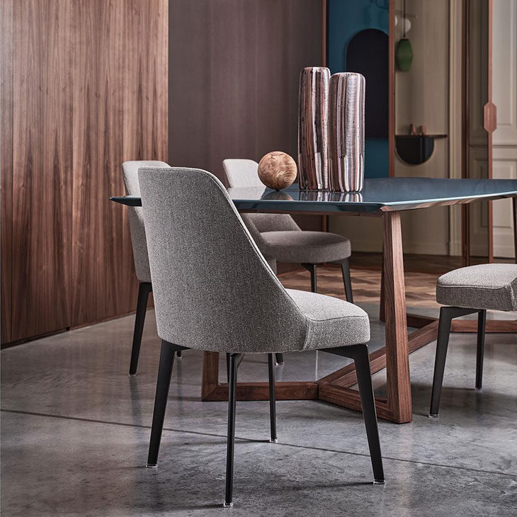 flexform gipsy dining table in situ