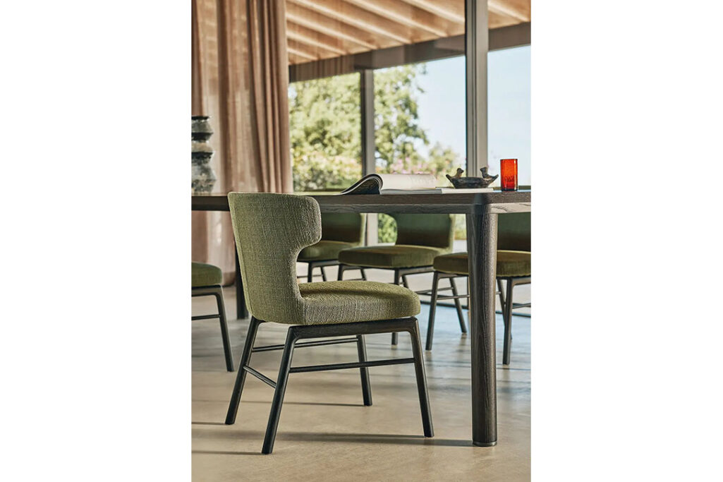 flexform kobo dining table in situ