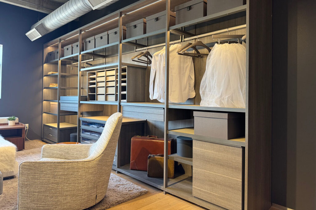 Senzafine Walk-In Closet - Image 2