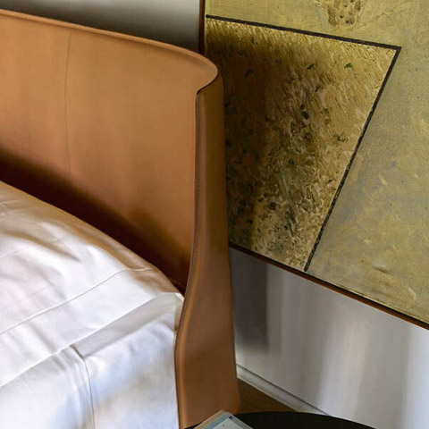 b&b italia alys bed in situ