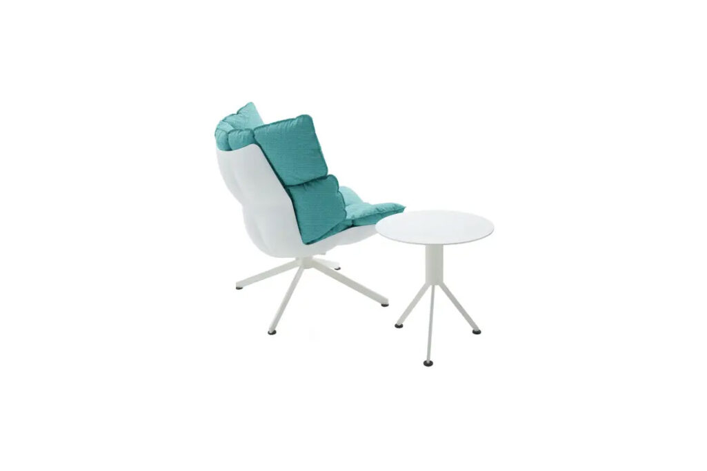 b&b italia husk outdoor armchair and side table