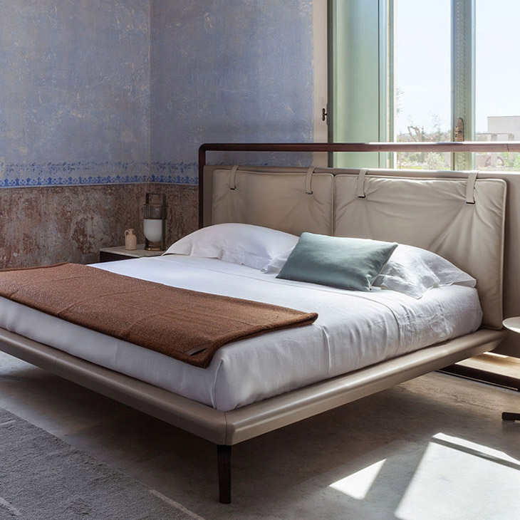 poltrona frau volare due bed in situ