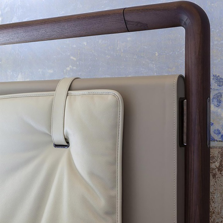 poltrona frau volare due bed in situ