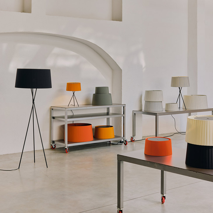 santa & cole tripode floor lamp in situ