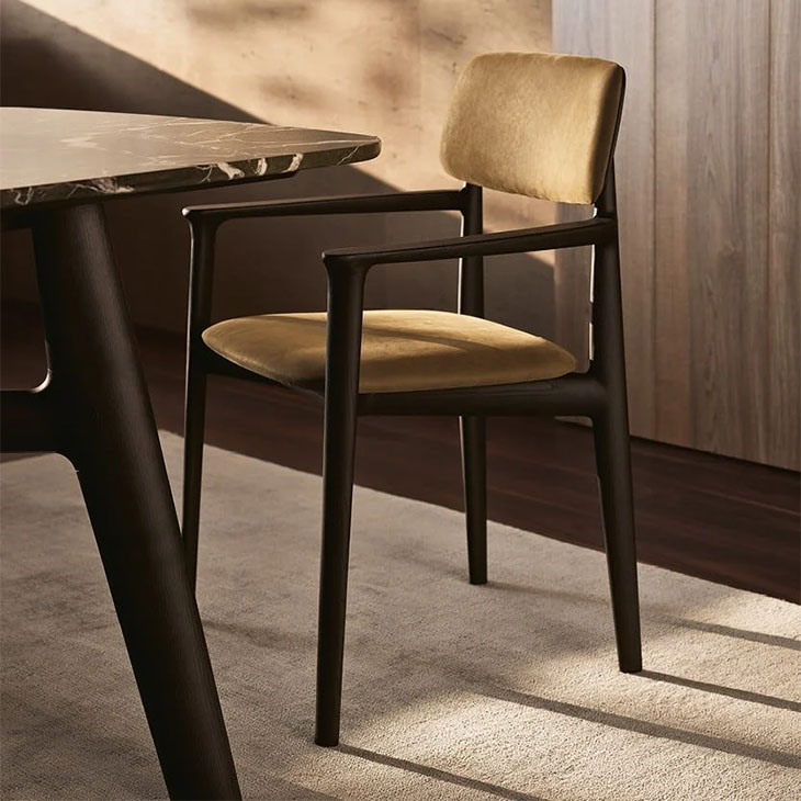 poliform curve dining chair in situ