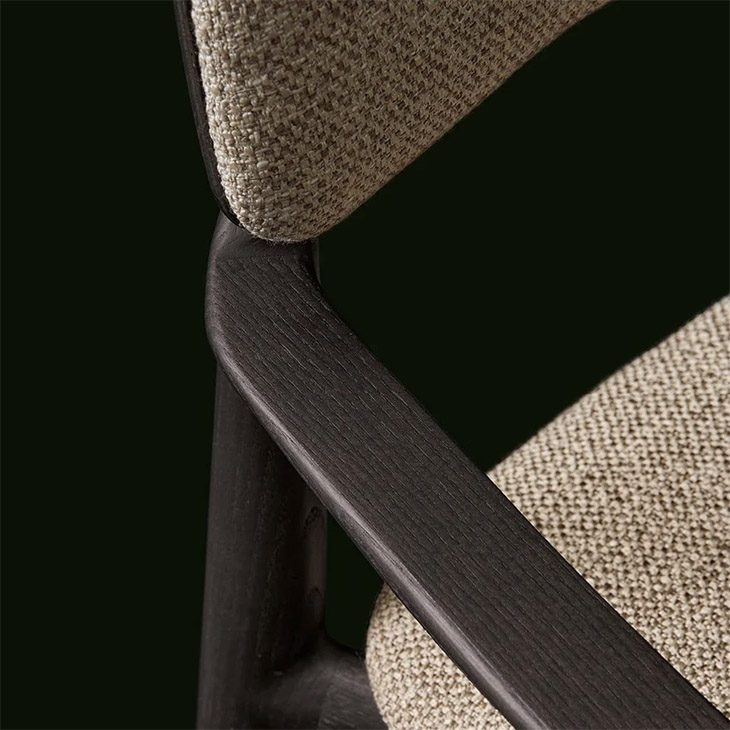 poliform curve dining chair in situ