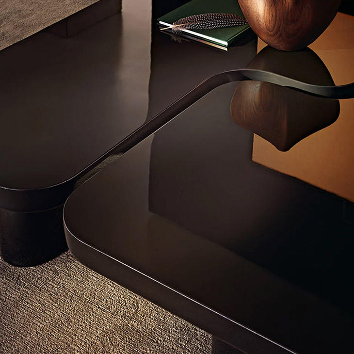 poliform ernest coffee table in lacquer