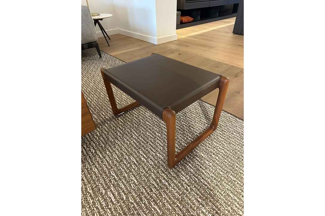 flexform brig ottoman floor model on sale at studio como denver