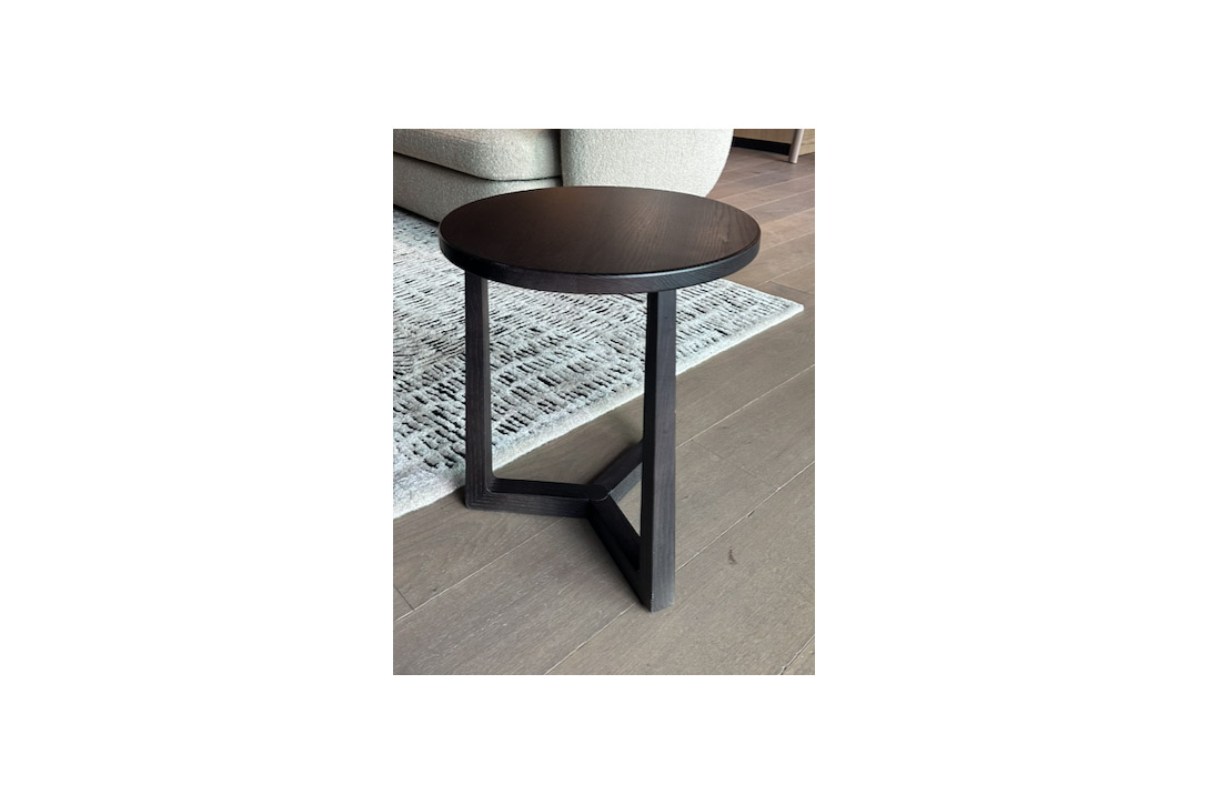 flexform jiff side table on sale at studio como denver