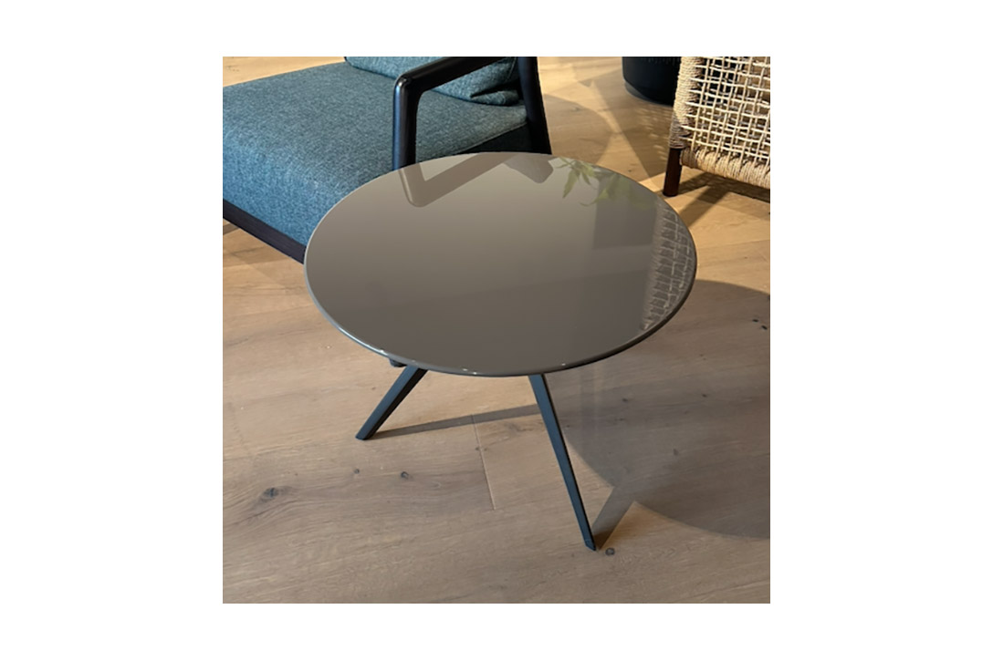 Zefiro Side Table, Lacquer
